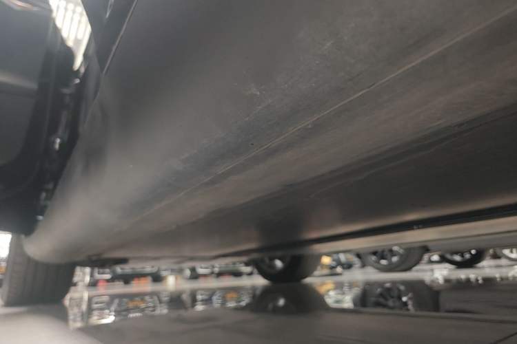 Used Tesla Model Y 2022 Revised Version Long-Range All-Wheel Drive Left Side Sill