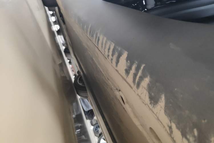 Used Tesla Model Y 2022 Revised Version Long-Range All-Wheel Drive Left Side Sill