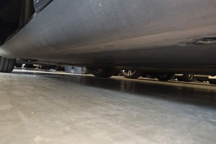 Used Tesla Model Y 2022 Revised Version Rear-Wheel Drive Left Side Sill