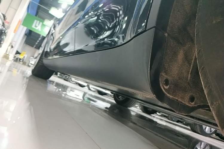 Used Tesla Model Y 2022 Revised Version Rear-Wheel Drive Left Side Sill
