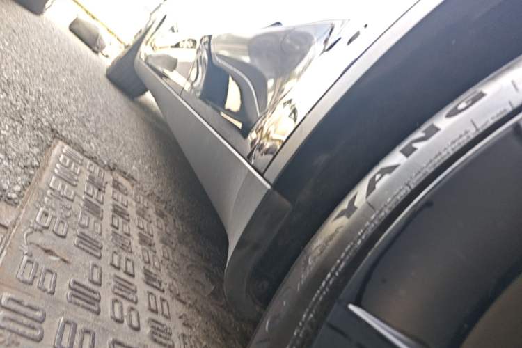Used Tesla Model Y 2022 Rear-Wheel-Drive Version Left Side Sill