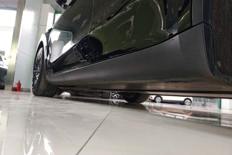 Used Tesla Model Y 2022 Revised Version Rear-Wheel Drive Left Side Sill