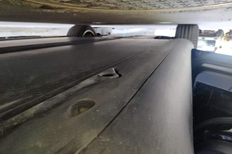 Used Tesla Model Y 2022 Revised Version Rear-Wheel Drive Left Side Sill