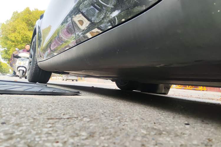Used Tesla Model Y 2022 Revised Version Rear-Wheel Drive Left Side Sill