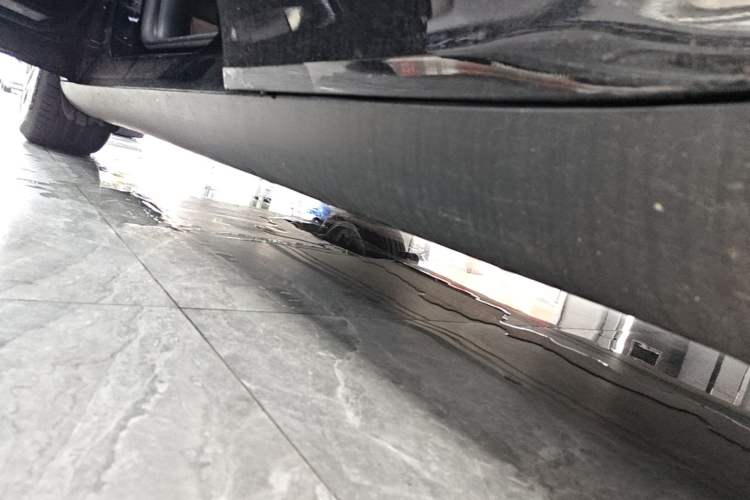 Used Tesla Model Y 2022 Revised Version Long-Range All-Wheel Drive Left Side Sill