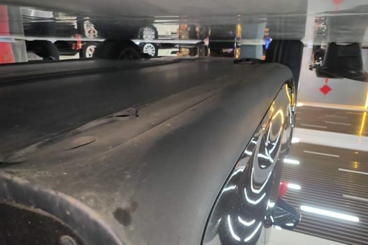 Used Tesla Model Y 2022 Long-Range All-Wheel-Drive Version Left Side Sill