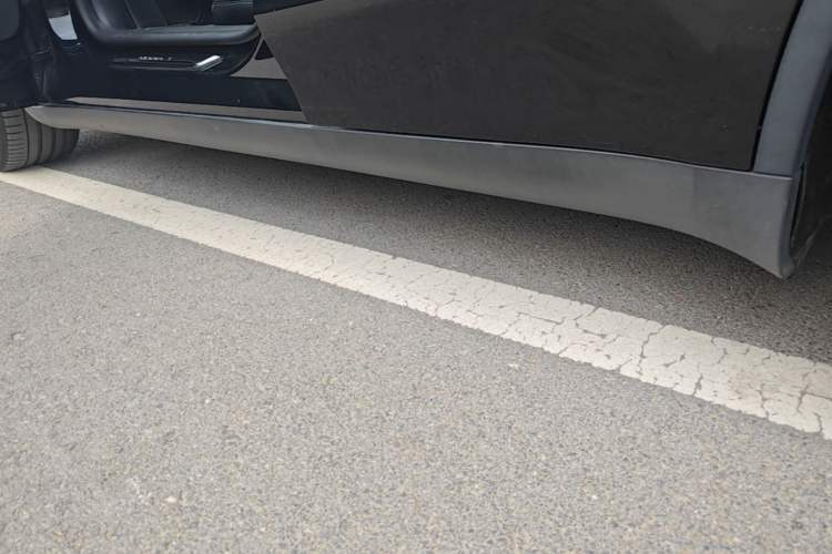 Used Tesla Model Y 2022 Revised Version Rear-Wheel Drive Left Side Sill