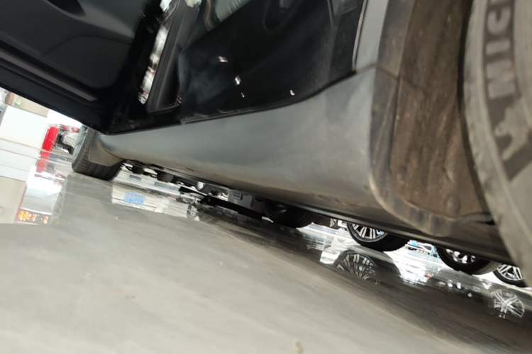 Used Tesla Model Y 2022 Revised Version Long-Range All-Wheel Drive Left Side Sill