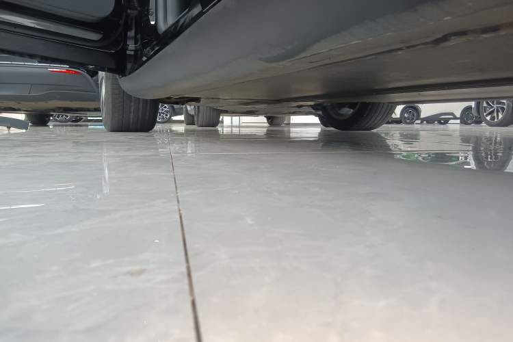 Used Tesla Model Y 2022 Revised Version Rear-Wheel Drive Left Side Sill