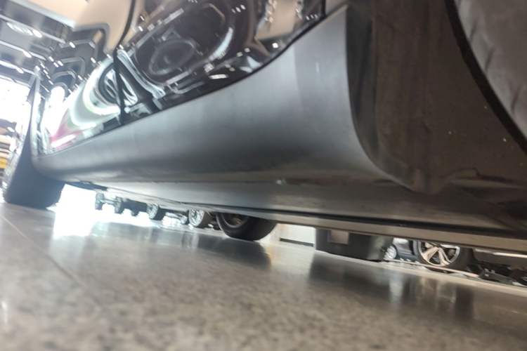 Used Tesla Model Y 2022 Revised Version Rear-Wheel Drive Left Side Sill