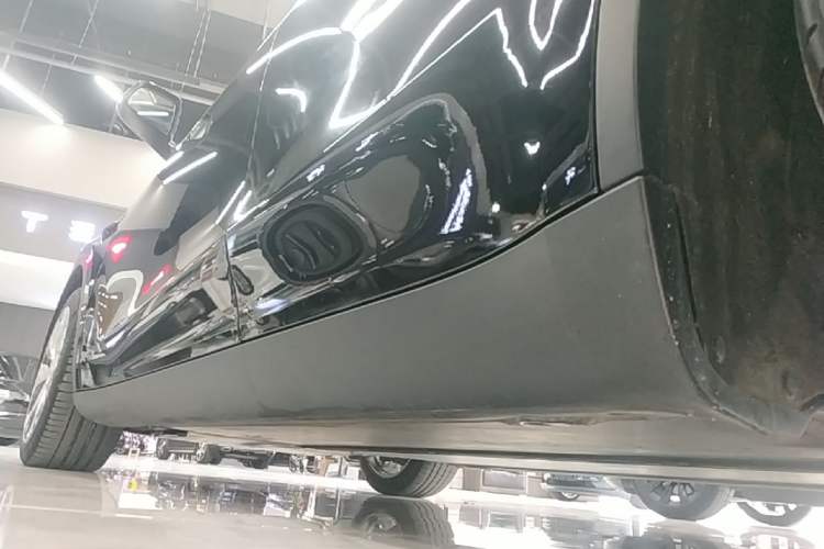 Used Tesla Model Y 2022 Revised Version Rear-Wheel Drive Left Side Sill