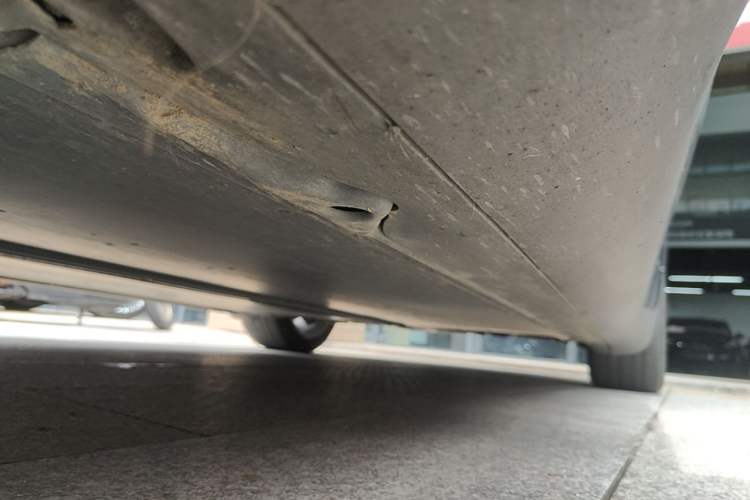 Used Tesla Model Y 2022 Rear-Wheel-Drive Version Left Side Sill