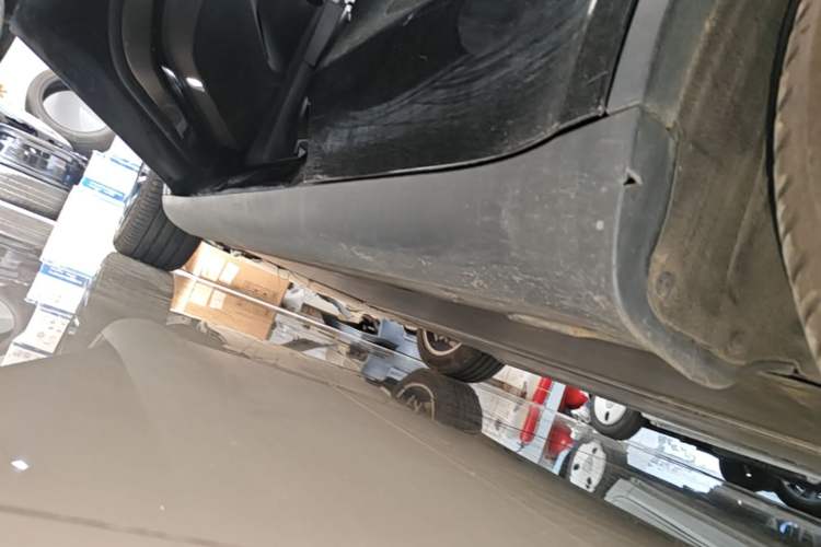 Used Tesla Model Y 2022 Revised Version Rear-Wheel Drive Left Side Sill
