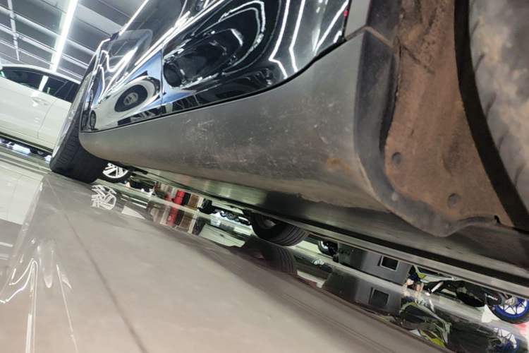Used Tesla Model Y 2022 Revised Version Rear-Wheel Drive Left Side Sill