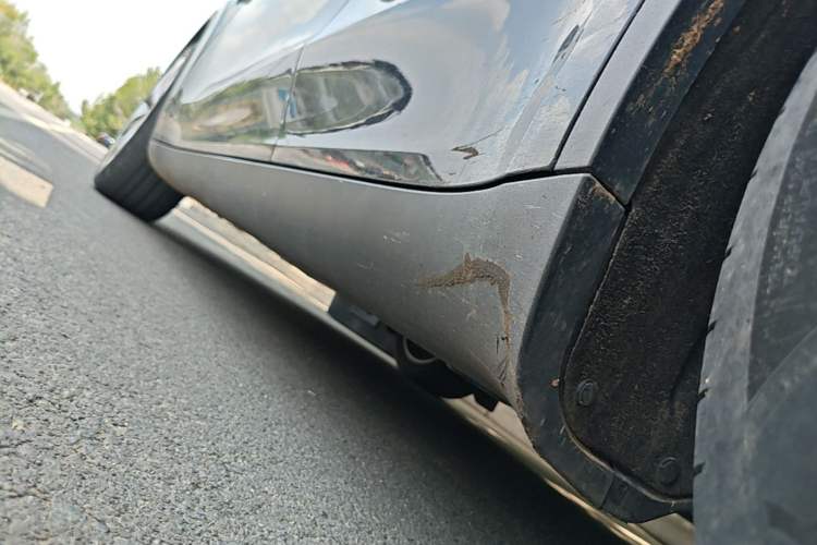 Used Tesla Model Y 2022 Revised Version Rear-Wheel Drive Left Side Sill