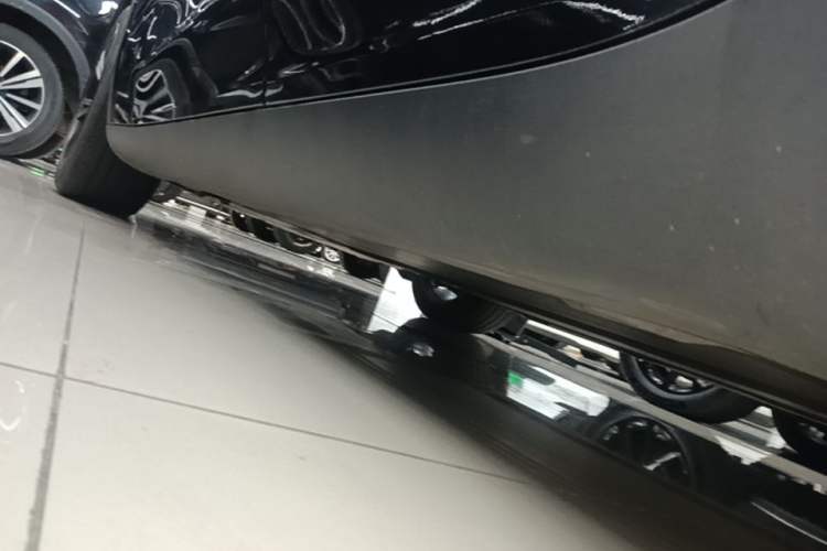 Used Tesla Model Y 2022 Rear-Wheel-Drive Version Left Side Sill