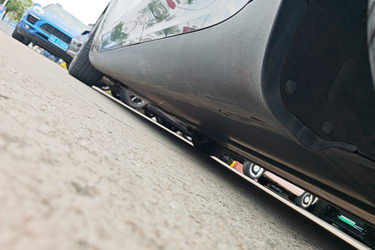 Used Tesla Model Y 2022 Rear-Wheel-Drive Version Left Side Sill