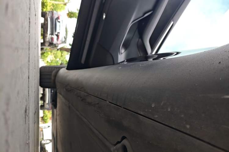 Used Tesla Model Y 2022 Rear-Wheel-Drive Version Left Side Sill