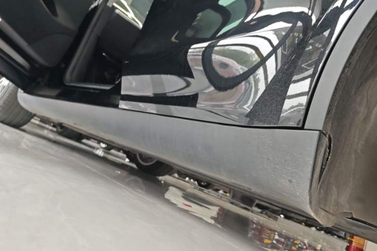 Used Tesla Model Y 2022 Revised Version Long-Range All-Wheel Drive Left Side Sill