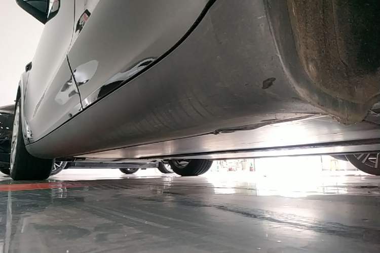 Used Tesla Model Y 2022 Revised Version Rear-Wheel Drive Left Side Sill