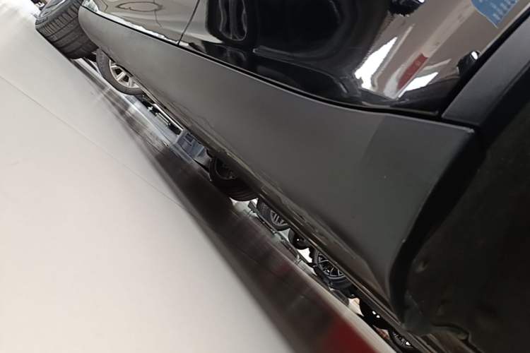 Used Tesla Model Y 2022 Revised Version Rear-Wheel Drive Left Side Sill