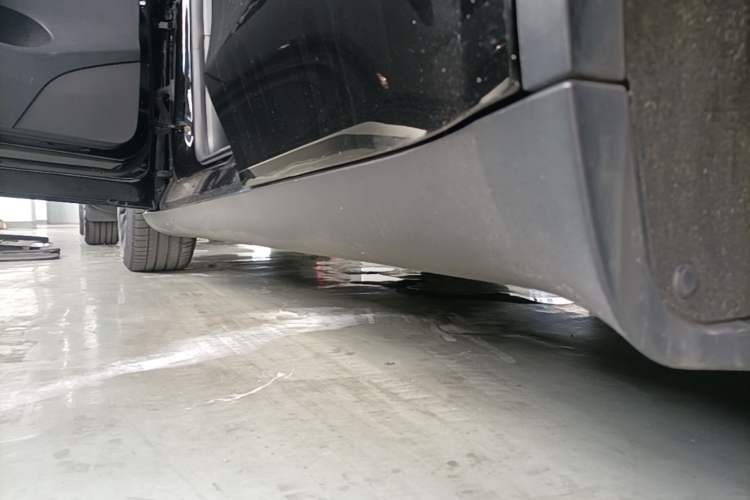 Used Tesla Model Y 2022 Revised Version Long-Range All-Wheel Drive Left Side Sill