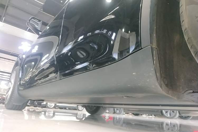 Used Tesla Model Y 2022 Revised Version Rear-Wheel Drive Left Side Sill