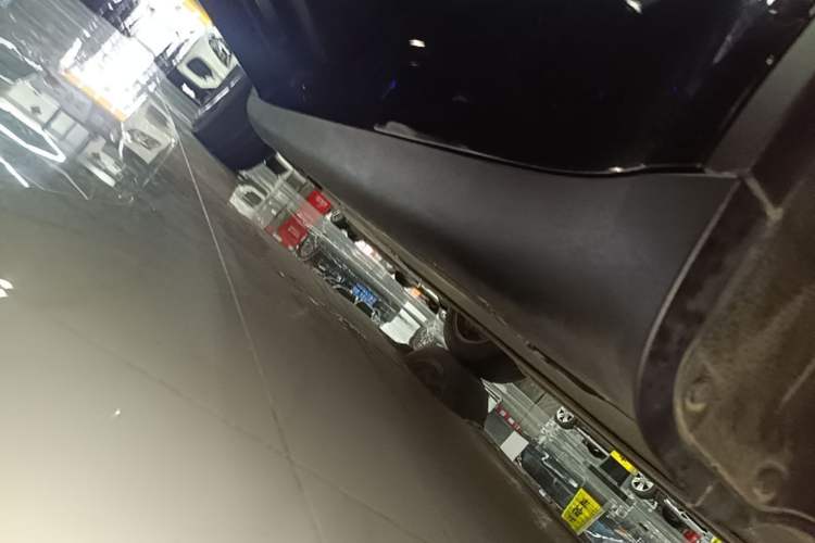 Used Tesla Model Y 2022 Rear-Wheel-Drive Version Left Side Sill