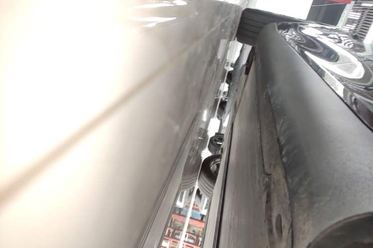 Used Tesla Model Y 2022 Revised Version Rear-Wheel Drive Left Side Sill