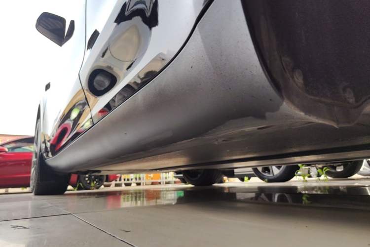 Used Tesla Model Y 2022 Rear-Wheel-Drive Version Left Side Sill