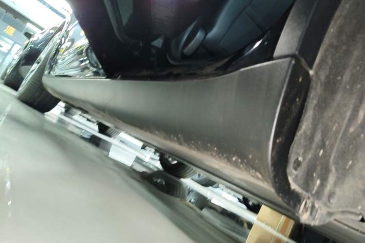 Used Tesla Model Y 2022 Revised Version Rear-Wheel Drive Left Side Sill
