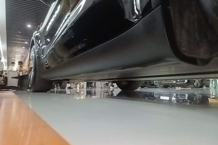 Used Tesla Model Y 2022 Rear-Wheel-Drive Version Left Side Sill