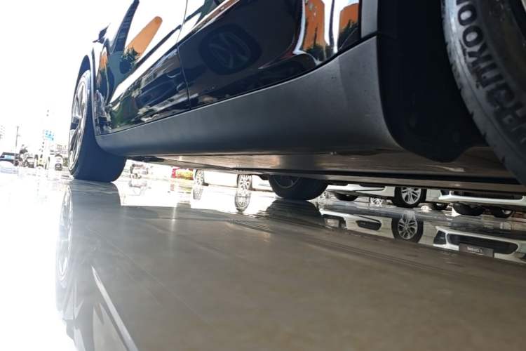 Used Tesla Model Y 2022 Rear-Wheel-Drive Version Left Side Sill