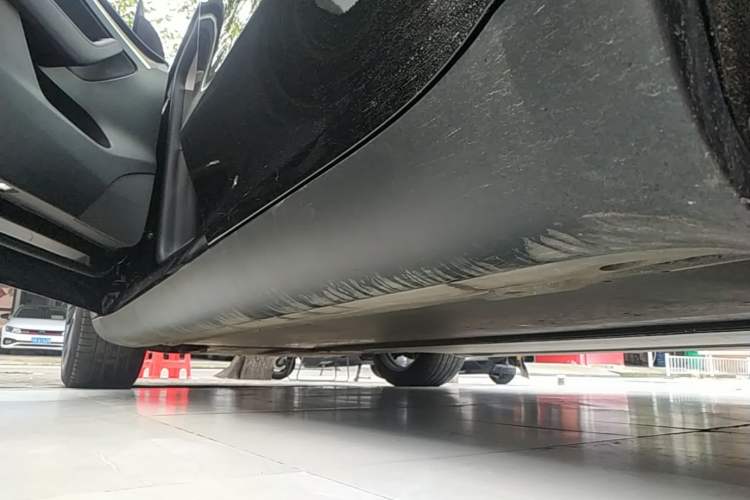 Used Tesla Model Y 2022 Revised Version Rear-Wheel Drive Left Side Sill