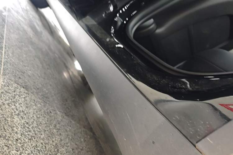 Used Tesla Model Y 2022 Rear-Wheel-Drive Version Left Side Sill