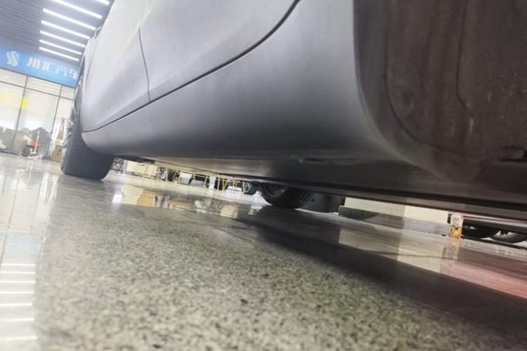 Used Tesla Model Y 2022 Revised Version Rear-Wheel Drive Left Side Sill