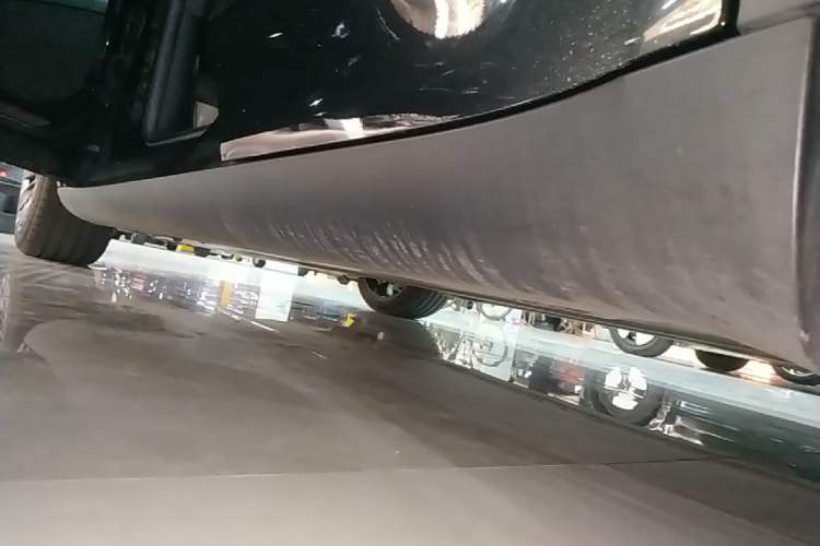 Used Tesla Model Y 2022 Rear-Wheel-Drive Version Left Side Sill