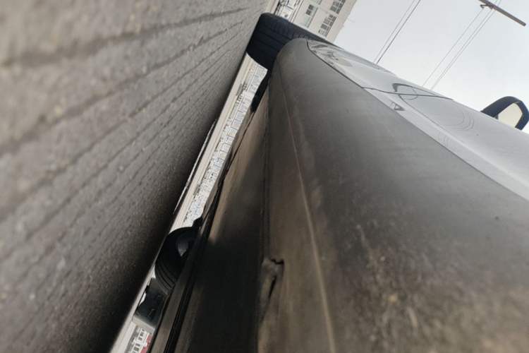 Used Tesla Model Y 2022 Revised Version Rear-Wheel Drive Left Side Sill