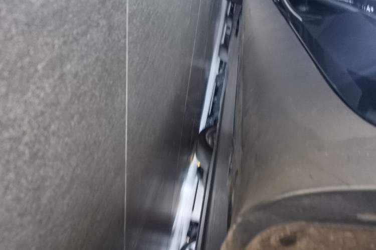 Used Tesla Model Y 2022 Rear-Wheel-Drive Version Left Side Sill