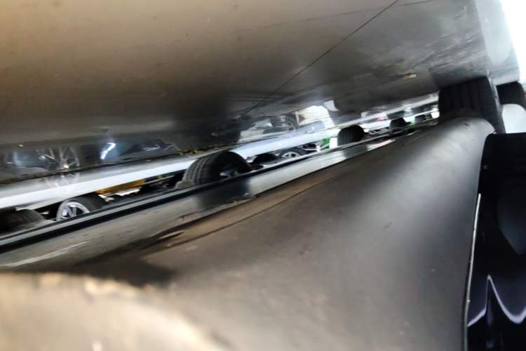 Used Tesla Model Y 2022 Revised Version Long-Range All-Wheel Drive Left Side Sill