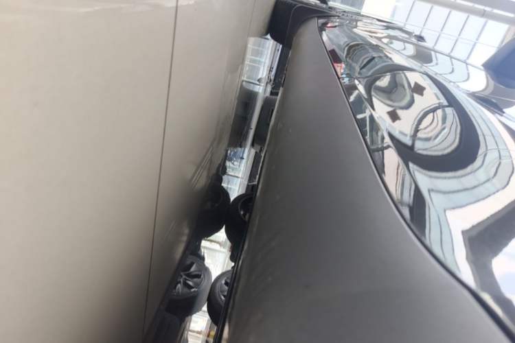Used Tesla Model Y 2022 Rear-Wheel-Drive Version Left Side Sill
