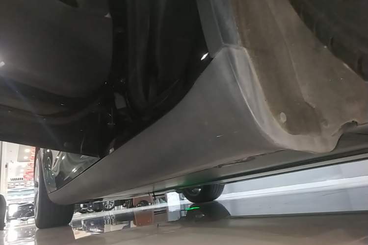 Used Tesla Model Y 2022 Revised Version Rear-Wheel Drive Left Side Sill