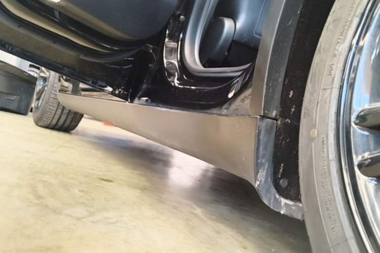 Used Tesla Model Y 2022 Revised Version Rear-Wheel Drive Left Side Sill