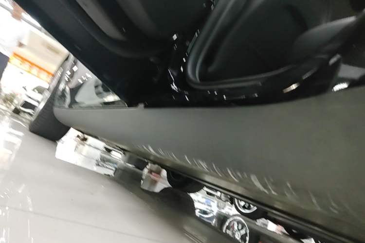 Used Tesla Model Y 2022 Revised Version Rear-Wheel Drive Left Side Sill