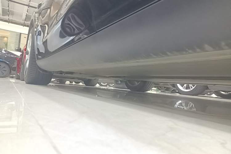 Used Tesla Model Y 2022 Rear-Wheel-Drive Version Left Side Sill