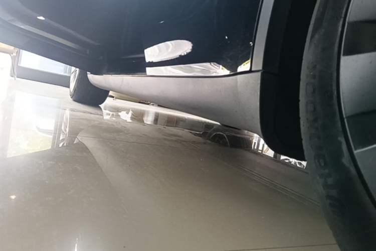 Used Tesla Model Y 2022 Revised Version Rear-Wheel Drive Left Side Sill
