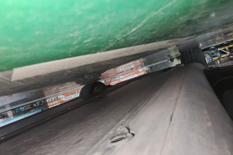 Used Tesla Model Y 2022 Performance High-Performance All-Wheel-Drive Version Left Side Sill