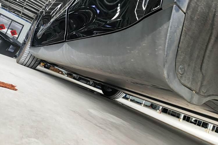 Used Tesla Model Y 2022 Revised Version Long-Range All-Wheel Drive Left Side Sill