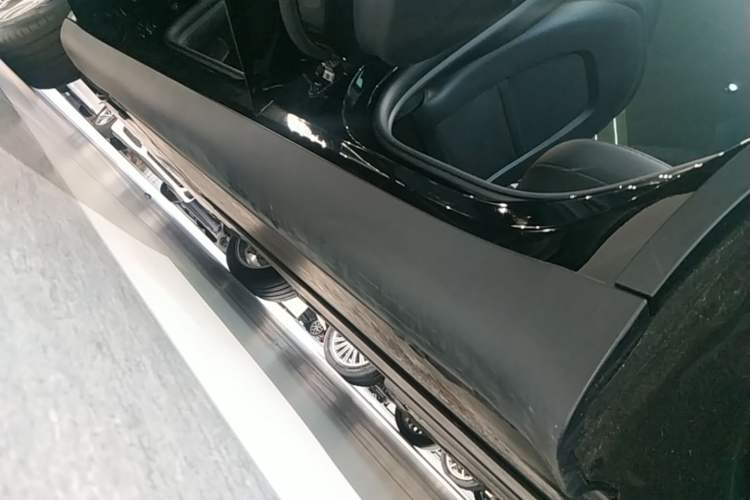 Used Tesla Model Y 2022 Revised Version Rear-Wheel Drive Left Side Sill