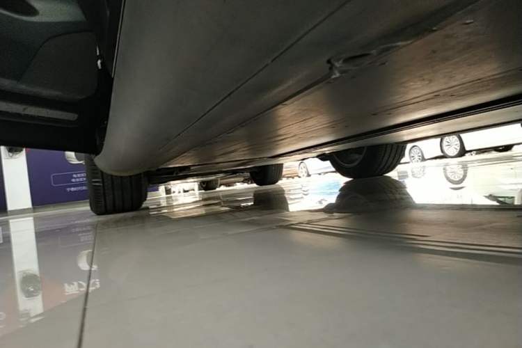 Used Tesla Model Y 2022 Revised Version Rear-Wheel Drive Left Side Sill